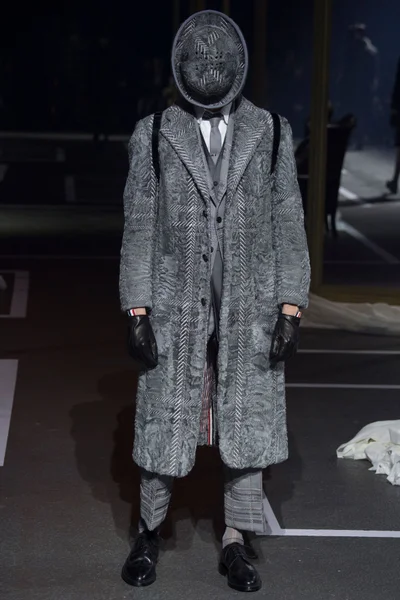 Look 10